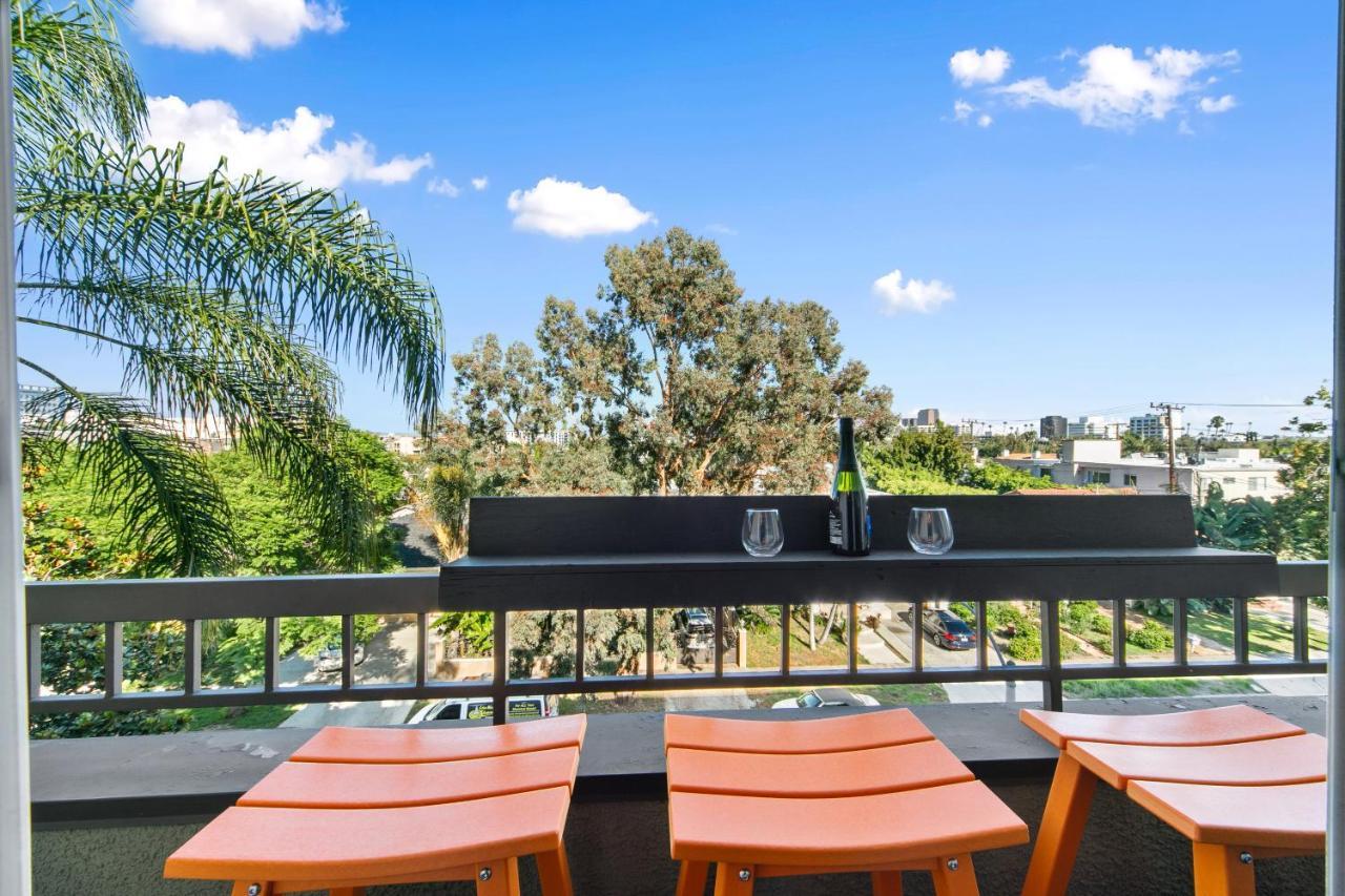 Beverly Hills 2 Bed 2 Bath Penthouse With Den And Parking 414 Los Angeles Luaran gambar