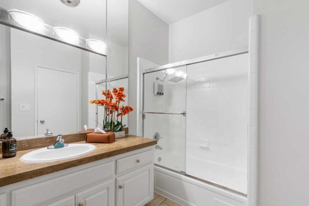 Beverly Hills 2 Bed 2 Bath Penthouse With Den And Parking 414 Los Angeles Luaran gambar