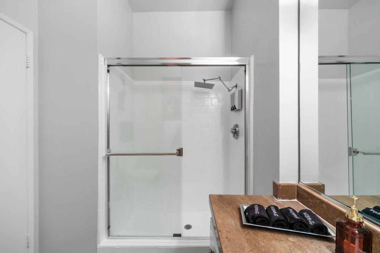 Beverly Hills 2 Bed 2 Bath Penthouse With Den And Parking 414 Los Angeles Luaran gambar